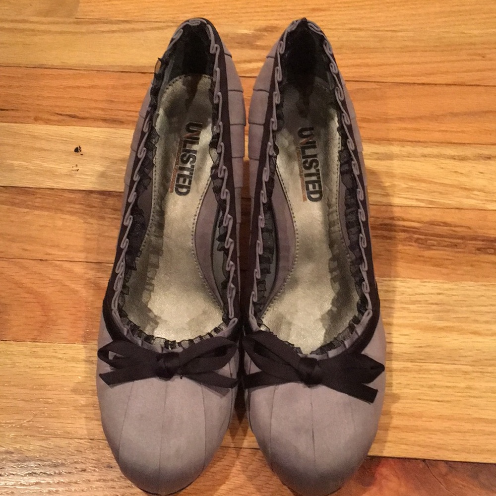 Kenneth Cole satin grey ruffle + bow heel